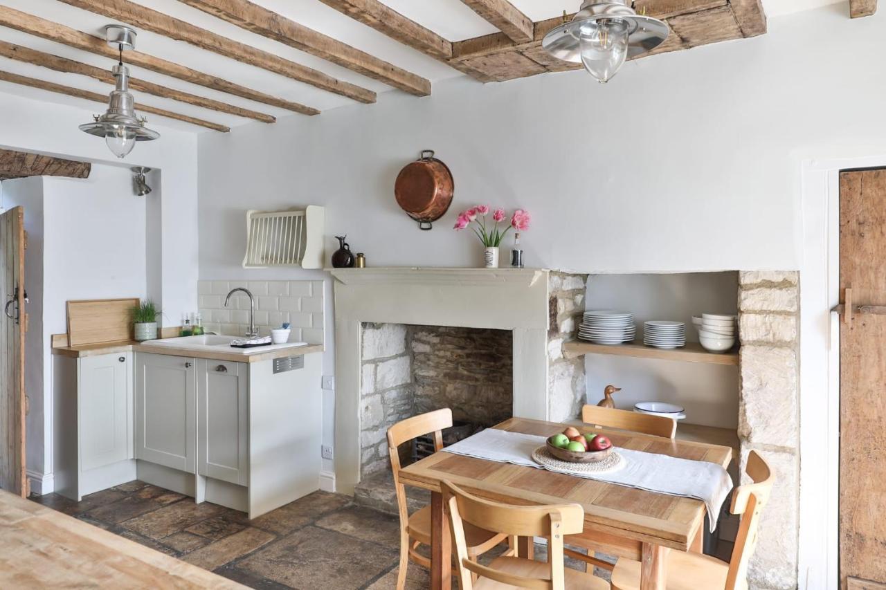 Coombers Mead Cottage Тетбери Экстерьер фото