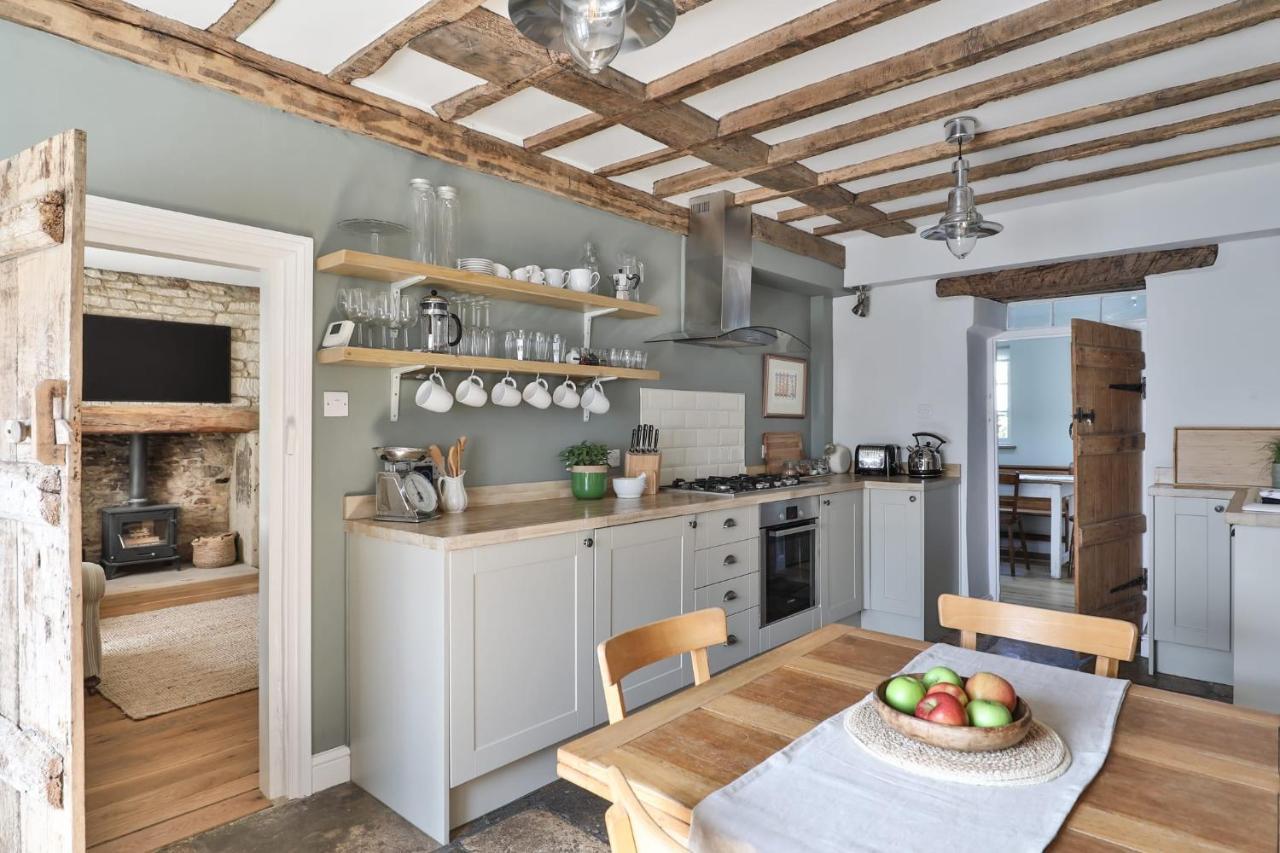 Coombers Mead Cottage Тетбери Экстерьер фото