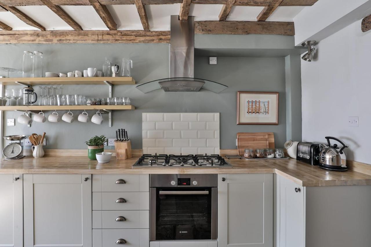 Coombers Mead Cottage Тетбери Экстерьер фото