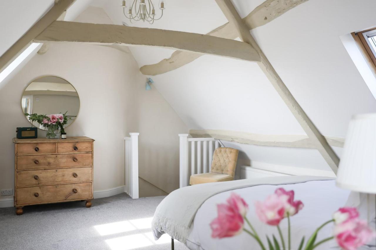 Coombers Mead Cottage Тетбери Экстерьер фото