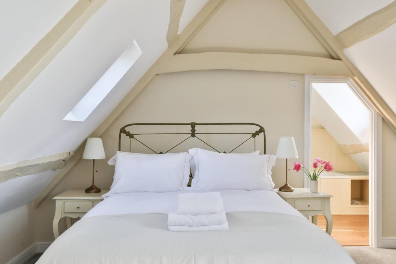 Coombers Mead Cottage Тетбери Экстерьер фото
